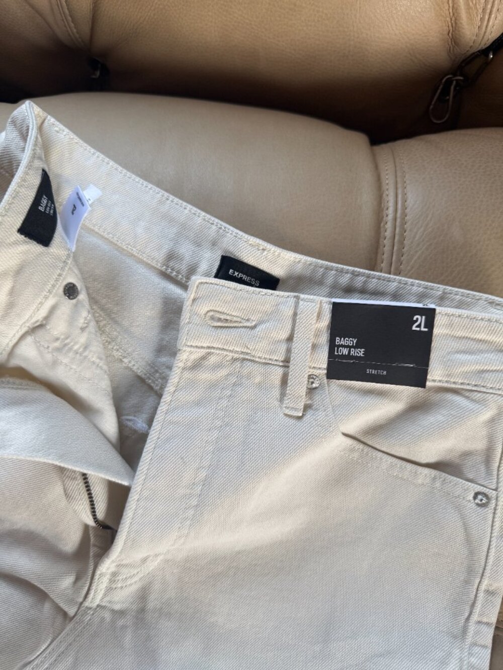 Express Low Slung Ivory Baggy Jeans - Picture 3 of 3